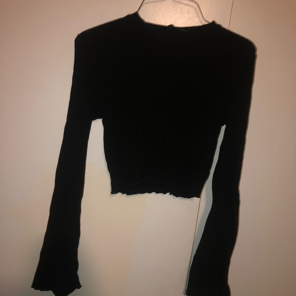 Long sleeve crop top